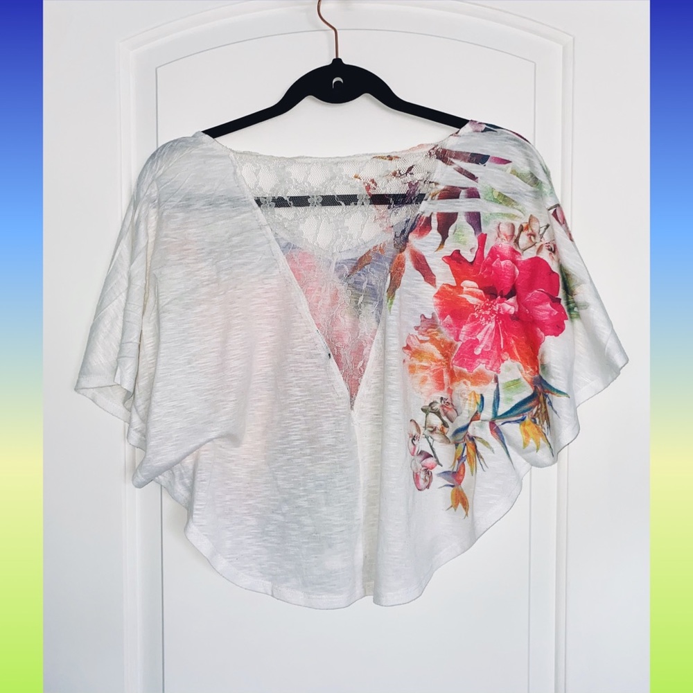 Flower blouse🌺 - Picture 2 of 2